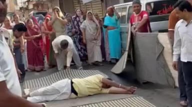 मल्हारगढ़: मंदसौर जिले के मल्हारगढ़ में मनोकामना पूरी होने पर श्याम भक्त ने शुरू की लोट यात्रा