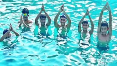 वाशिम: आंतरराष्ट्रीय योगा दिनानिमित्त पाण्यात योगासने करून आरोग्याचा संदेश