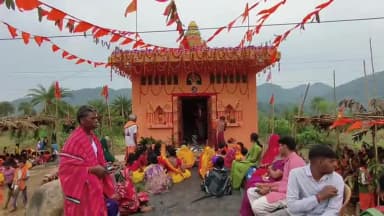 ମୋହନା: ବଡଖଣି ଗାଁ ରେ ମା ଗ୍ରାମଦେବତୀ ଙ୍କ ପ୍ରାଣ ପ୍ରତିଷ୍ଠା ପାଳନ ହୋଈ ଯାଇଛି।