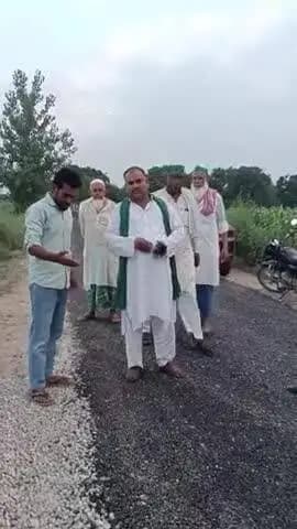 gram asilpur road ki halat bhaut kharab hai