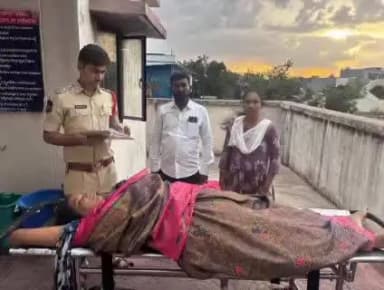 నిర్మల్: దిలావర్ పూర్ మండలం కాల్వ గ్రామ సమీపంలో ఆటోను ఢీ కొట్టిన బైక్, ఆటో బోల్తా పడి వసంత అనే మహిళా మృతి
