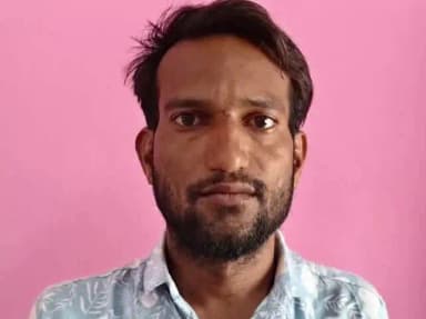 प्रतापगढ़: प्रतापगढ़ में 4 ग्राम MD के साथ तस्कर गिरफ्तार, अपाचे बाइक की गई जब्त