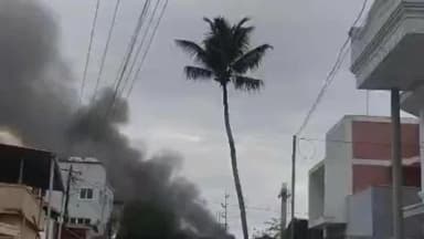 കൊച്ചി: വൈപ്പിനിലെ കപ്പൽയാഡിൽ തീപിടുത്തം