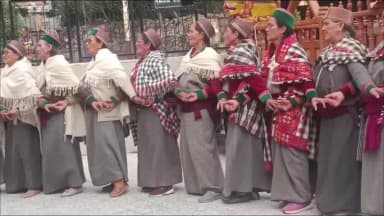 कल्पा: ज़िले के रूपी टेरस नारायण कोठी गाँव पहुँचे, सोमवार को भी लोग कर रहे लोक नृत्य