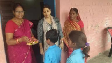 नरपतगंज प्राथमिक विद्यालय बहरदार बर्मा टोला ग्रीष्म अवकाश के बाद छात्र-छात्राओं का गर्म जोशी के साथ स्वागत किया गया