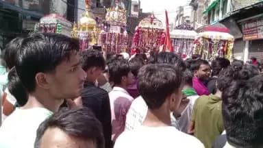 #फतेहपुर के बाकरगंज इलाके में मोहर्रम का त्योहार पूरी शांति और पारंपरिक सद्भाव के साथ मनाया गया। इमाम हुसैन की शहादत....