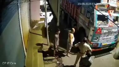 संपतचक: सोसल मीडिया पर वीडियो वायरल, वायरल वीडियो में दिखी पुलिस और व्यापारी-ट्रक ड्राइवर के बीच झड़प; स्थानीय समुदाय में रोष