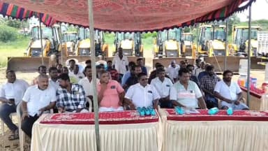 பெரம்பலூர்: கலெக்டர் அலுவலகம் முன்பு விவசாய கடன் தள்ளுபடி செய்ய வலியுறுத்தி அனைத்து விவசாய சங்கப் பிரதிநிதிகள் உண்ணாவிரதம்