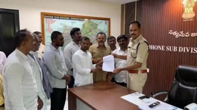 డోన్: డోన్ లో బిఎల్ఏ పై దాడి, డీఎస్పీకి ఫిర్యాదు చేసిన వైసీపీ నేతలు