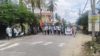 ರಾಮನಗರ: ಬಿಡದಿಯ ಬಿಜಿಎಸ್ ವೃತ್ತದಿಂದ ಬೈರಮಂಗಲ ವರೆಗೆ ರೈತರ ಪಾದಯಾತ್ರೆ 