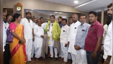 ಸಿಂದಗಿ: ಪಟ್ಟಣದಲ್ಲಿ 10 ಲಕ್ಷ ಮೊತ್ತದ ಚೆಕ್ ವಿತರಣೆ ಮಾಡಿದ ಶಾಸಕ ಅಶೋಕ ಮನಗೂಳಿ