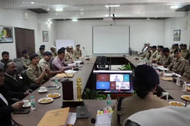 भटवाड़ी: मानसून सीजन और चारधाम यात्रा को लेकर पुलिस अलर्ट, एसपी ने 13 पुलिस कर्मियों को उत्कृष्ट ड्यूटी के लिए सम्मानित किया