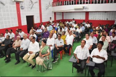 নগাঁও: চৰকাৰী বালক উচ্চতৰ মাধ্যমিক বিদ্যালয়ত বিধায়ক ৰূপক শৰ্মা আৰু জিলা আয়ুক্ত দেৱাশীষ শৰ্মাৰ উপস্থিতিত বিশেষ বক্তৃতা