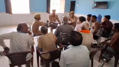 #SSP_SDR के निर्देशन में थाना इटवा कम्यूनिटी पुलिसिंग यूनिट (CPU) द्वारा थानाक्षेत्र के ग्राम पिपरा छगत में वरिष्ठ नागरिको के साथ गोष्ठी की गयी तथा उनकी समस्याओं को सुना गया व आवश्यक सरकारी योजनाओं की जानकारी दी गयी ।
@UPPolice
@AdgGkr
@digbasti
@dgpup
@AmarUjalaNews https://t.co/bxtwbzT5Nh
