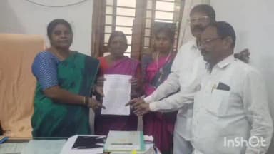 జగిత్యాల: కోడళ్ళు, కొడుకు వేదిస్తున్నారంటూ సీనియర్స్ సిటిజన్స్ అసోసియేషన్ సహాయంతో ఓ వృద్ధురాలు ఆర్డీఓ కార్యాలయంలో ఫిర్యాదు