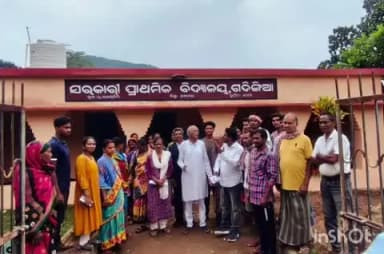 କନ୍ଧମାଳ: ଗଦିଙ୍ଗିଆ ଗ୍ରାମରେ ବିଧାୟକ ଓ ପ୍ରଶାସନିକ ଅଧିକାରୀ ପହଞ୍ଚି, ଲୋକଙ୍କ ସମସ୍ୟା ବୁଝିଲେ
