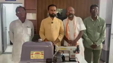 માંડવી: શ્રી કચ્છ જિલ્લા ગ્રામ વિકાસ સમિતિ દ્વારા 6 સિલાઈ મશીન અપાયા તાલુકા સદસ્ય કિર્તીભાઈ ગોરે માહિતી આપી