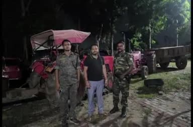 चास: DC बोकारो के निर्देश पर कार्रवाई करते चास मुफस्सिल क्षेत्र में अवैध बालू ले जाते 2 ट्रैक्टर जब्त