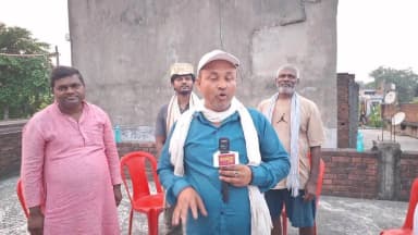 दरभंगा: हायाघाट से महागठबंधन के पूर्व प्रत्याशी श्याम भारती ने बीपीएससी में सफलता पाने वाले अशोक पासवान को किया सम्मानित।