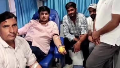 हरदा: कांग्रेस के छात्र संगठन के युवाओं के द्वारा विशेष पर अस्पताल के मरीजों के लिए रक्तदान किया