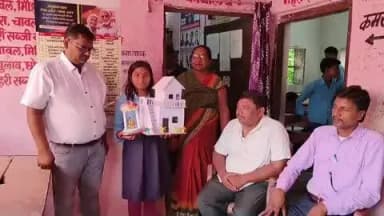 महुआ: महुआ उत्क्रमित मध्य विद्यालय सिंहराय पूर्वी के छात्र-छात्राओं ग्रीष्मावकाश के दौरान बेहतरीन प्रोजेक्ट वर्क का प्रदर्शन