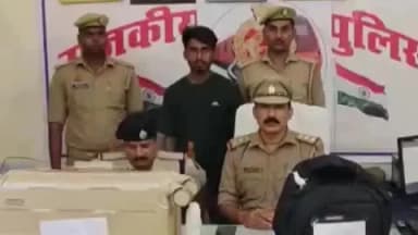 गोंडा: आरपीएफ और जीआरपी ने प्लेटफार्म नंबर 2 से 24 बोतल अंग्रेजी शराब के साथ एक व्यक्ति को किया गिरफ्तार