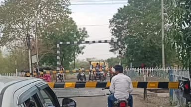 खिरकिया: खिरकिया का मुख्य रेलवे फाटक चार रातों तक रहेगा बंद, मरम्मत कार्य शुरू।