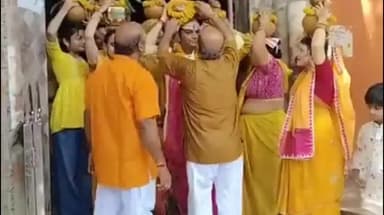 करेरा: करेरा में गंज की माता मंदिर में सपाद् लक्ष्य शिवलिंग एवं शिव-पार्वती पूजन के साथ भव्य कलश यात्रा का आयोजन