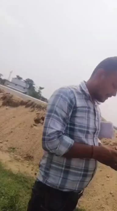 आज़मनगर: जमीन म्यूटेशन के नाम पर राजस्व कर्मचारी का मोटी रकम घूस लेते वीडियो वायरल डीएम बोले पुष्टि होते ही की जाएगी कार्रवाई