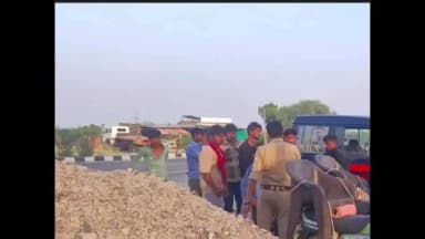 मोठ: मोठ थाना क्षेत्र में हाईवे किनारे जुए के फड़ पर पुलिस ने किया छापा, ₹10 हजार नगद बरामद