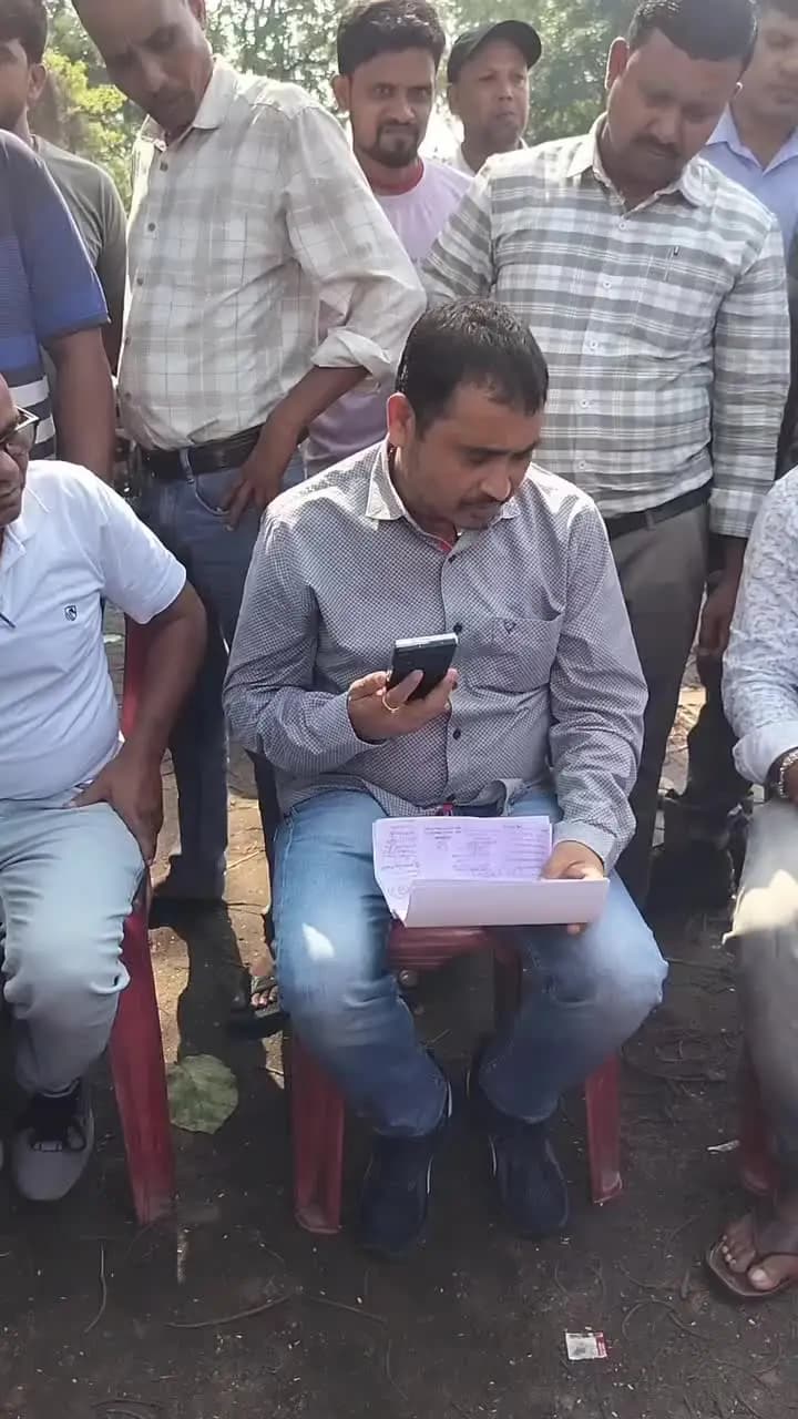 आज मांडू प्रखंड के सोनडीहा चैनपुर दाव स्कूल को टाटा कंपनी ने मनमानी ढंग से बंद कर दिया है। #Mandu@jharkhand8961