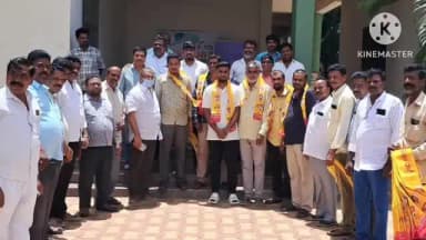 హిందూపూర్: లేపాక్షి మండలంలో టిడిపిలో చేరిన 9 మైనార్టీ కుటుంబాలు,
సాదరంగా కండువగప్పి స్వాగతం పలికిన టిడిపి నాయకులు