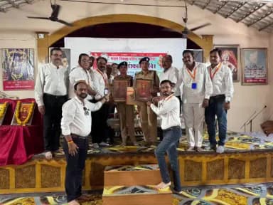 दतिया नगर: बाल संस्कार शिविर के चौथे दिन जागरूकता अभियान आयोजित, एसडीओपी एवं ट्रैफिकप्रभारी ने बच्चों को किया प्रेरित