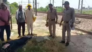 बिधूना: अछल्दा क्षेत्र के घसारा गांव निवासी वृद्ध की ट्रेन की चपेट में आने से हुई मौत, किया गया अंतिम संस्कार