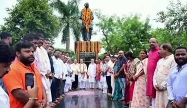 ବାଲେଶ୍ବର ସଦର: ଜନସଂଘର ପ୍ରତିଷ୍ଠାତା ଡ ଶ୍ୟାମାପ୍ରସାଦ ମୁଖାର୍ଜୀଙ୍କ ଭୁବନେଶ୍ୱର ସ୍ଥିତ ପ୍ରତିମୂର୍ତ୍ତୀରେ ମାଲ୍ୟାର୍ପଣ କଲେ ବାଲେଶ୍ଵର ସାଂସଦ
