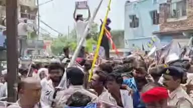 बिहार: मॉव लिंचीग के शिकार हुए दो युवकों को इंसाफ दिलाने और खून के बदले खून की मांग को लेकर निकाला गया मार्च