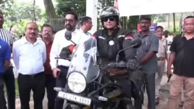 নগাঁও: নগাঁৱত পথ দুৰ্ঘটনা ৰোধৰ বাবে পথ সুৰক্ষা সজাগতা মূলক বাইক ৰেলী