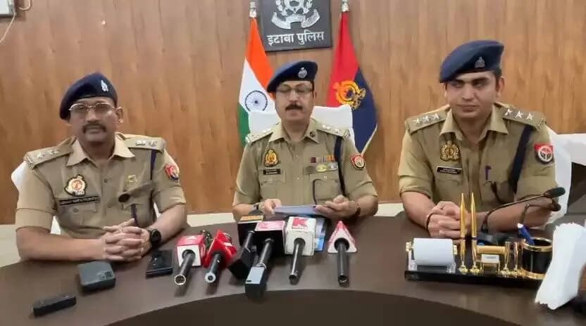 #Etawahpolice
#Goodwork
थाना कोतवाली क्षेत्रान्तर्गत हुयी लूट की घटना के सफल अनावरण के सम्बन्ध में वरिष्ठ पुलिस अधीक्षक इटावा द्वारा दी गयी बाइट । https://t.co/daMJznD7tk