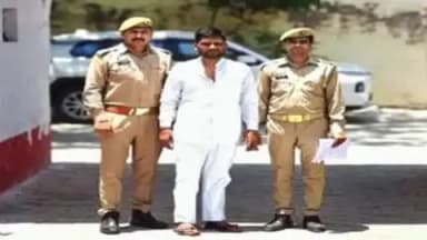 बिधूना: बेला थाना पुलिस ने कस्बा निवासी एक वारंटी अभियुक्त को किया गिरफ्तार