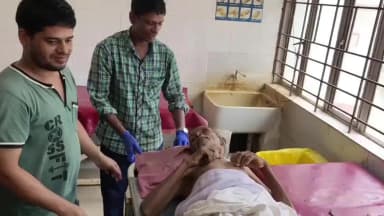 ধর্মনগর: ধর্মনগর ভটপাড়া ৭নং ওয়ার্ড এলাকায় পরিত্যক্ত ডুবা থেকে উদ্ধার অজ্ঞাত পরিচয় এক বৃদ্ধা বর্তমানে জেলাহাসপাতালে চিকিৎসাধীন