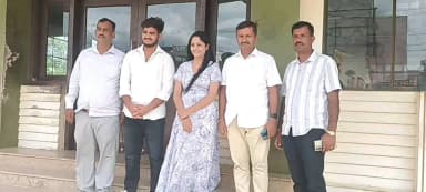 ಮಳವಳ್ಳಿ: ಪಟ್ಟಣಕ್ಕೆ ಕಾಲಘಟ್ಟ ಚಿತ್ರತಂಡ ಭೇಟಿ, ಪ್ರೇಕ್ಷಕರ ಜೊತೆ ಕುಳಿತು ಸಿನಿಮಾ ವೀಕ್ಷಿಸಿದ ನಾಯಕ ನಟ ನಟಿ ನಿರ್ಮಾಪಕರು