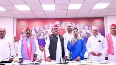 दुधि: रेनूकूट के रवि सिंह को अखिलेश यादव ने सम्मानित किया, कहा- युवा खिलाड़ी प्रदेश का नाम रोशन करें