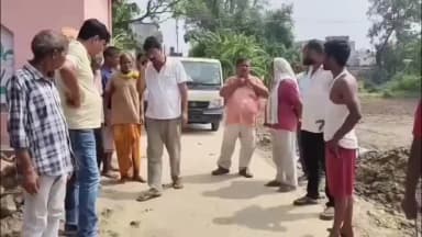 फरेंदा: राकेश जायसवाल ने 7 लाख की सड़क निर्माण परियोजना का किया शिलान्यास