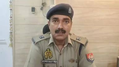 #HardoiPolice
अवगत कराना है कि दिनांक 22.06.2026 को विवेक कन्नौजिया पुत्र स्व0 विजय किशोर उम्र करीब 30 वर्ष निवासी ग्राम बदरुद्दीनपुर थाना बेहटा गोकुल जनपद हरदोई द्वारा थाना बेहटा गोकुल पर सूचना दी गयी कि उनके ससुरालीजन द्वारा उनके साथ मारपीट की गयी, इस संबंध में थाना बेहटा गोकुल पर सुसंगत धाराओं में अभियोग पंजीकृत किया गया । आज दिनांक 23.06.2026 को घायल विवेक उपरोक्त की जिला चिकित्सालय हरदोई में उपचार के दौरान मृत्यु हो गई है। स्थानीय पुलिस द्वारा शव को नियमानुसार पंचायतनामा की कार्यवाही पूर्ण कर पोस्टमार्टम हेतु मोर्चरी भेजा गया। पुलिस टीम द्वारा 02 अभियुक्तों को हिरासत में लेकर अग्रिम वैधानिक कार्यवाही प्रचलित है। उक्त प्रकरण के संबंध में अपर पुलिस अधीक्षक पश्चिमी श्री मार्तंड प्रकाश सिंह की बाइट
#HardoiPolice