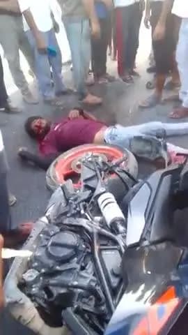 संडीला के मज़हर ढाबा के सामने बाईक सवार चालक टेक्टर के टक्कर मर ने से हुई मौत
@#