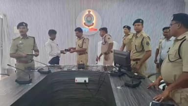 जशपुर: जशपुर पुलिस ने लौटाए 51 गुम मोबाइल, लोगों में खुशी का माहौल
