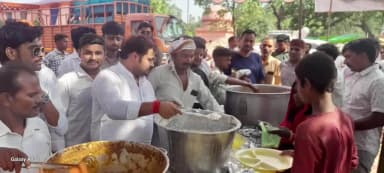 बीघापुर: बारा में हनुमान मंदिर में आखिरी मंगलवार को विशाल भंडारे का आयोजन