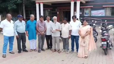 ದಾಂಡೇಲಿ: ನಗರದಲ್ಲಿರುವ ವಿವಿಧ ಸಮಸ್ಯೆಗಳನ್ನು ಬಗೆಹರಿಸುವಂತೆ ಅಂತರಾಷ್ಟ್ರೀಯ ಮಾನವ ಹಕ್ಕುಗಳ ಆಯೋಗ ಸಂಘಟನೆಯಿಂದ ಆಗ್ರಹ