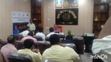 भिनगा: CMO कार्यालय भिनगा में CMO ने पांच डायरिया चैंपियन को किया सम्मानित, 'डायरिया से डर नहीं' कार्यक्रम की हुई समीक्षा