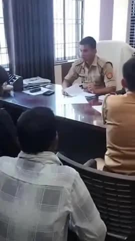 हसनगंज: उन्नाव के थाना आसीवन परिसर में आगामी मोहर्रम पर्व की तैयारी को लेकर पीस कमेटी की धर्मगुरुओं के साथ बैठक की गई